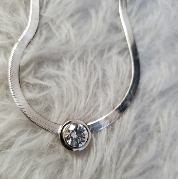 925 Sterling Silver Solitaire Herringbone Necklace - Picture 2 of 8